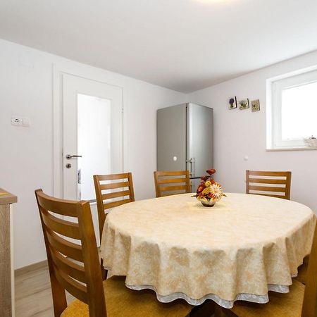 Apartment Near The Sea Judita Malinska Room photo