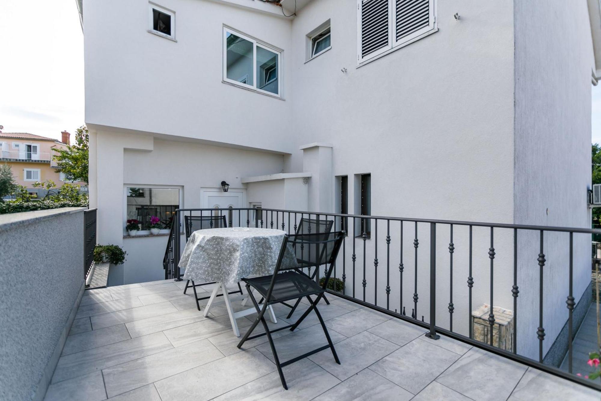 Apartment Near The Sea Judita Malinska Room photo