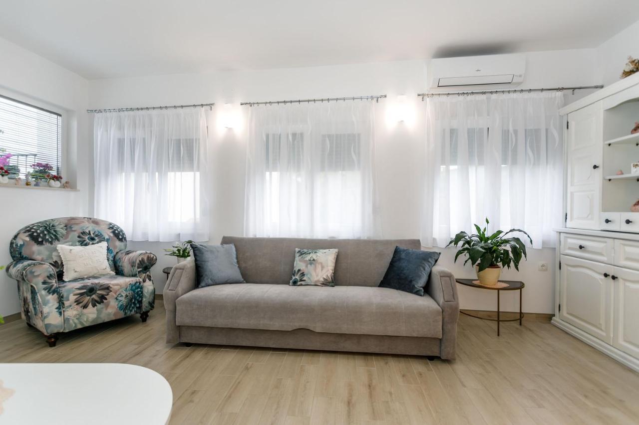 Apartment Near The Sea Judita Malinska Exterior photo